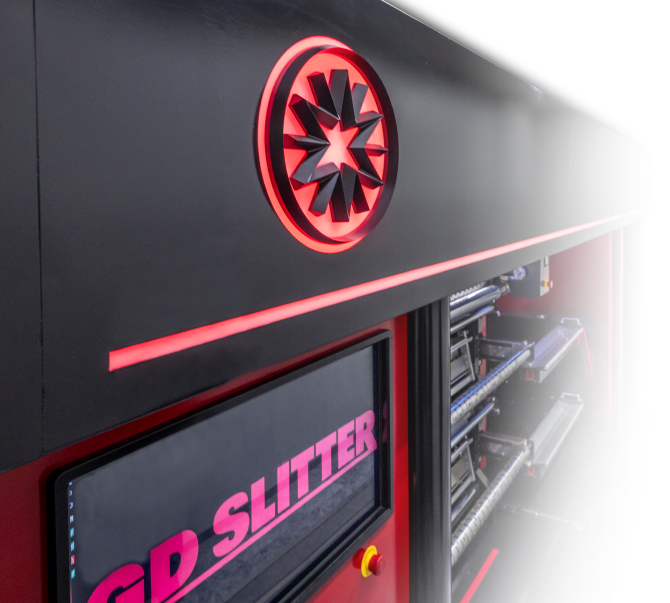 赤と黒の外観が印象的なコンセプトマシン「GD SLITTER」